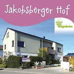 Mit Terrasse Am Jakobsberg Pensionat 3*