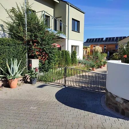 Mit Terrasse Am Jakobsberg Pensionat 3*