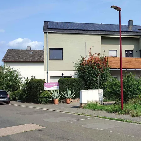 Mit Terrasse Am Jakobsberg 게스트하우스 3*